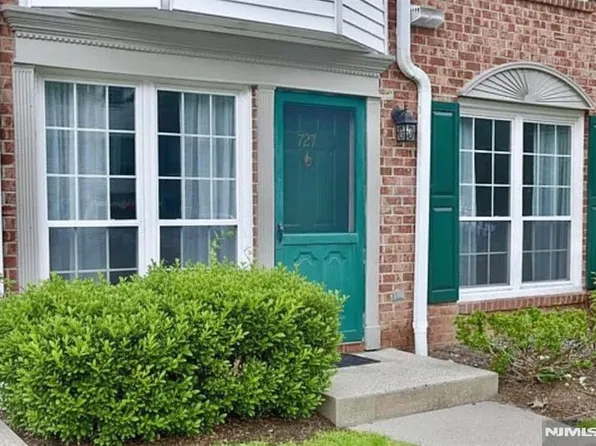 727 Pepperidge Rd, Mahwah, NJ 07430