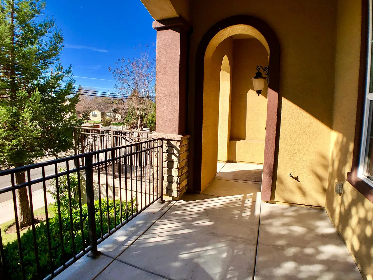 Building Photo - 2113 Samaritan Dr
