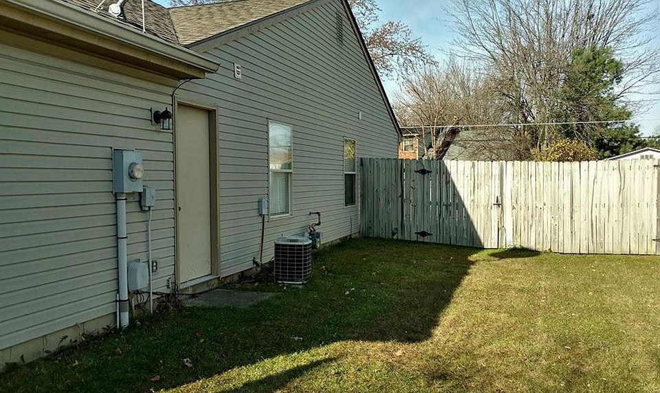 2nd image of 1436 Rhett Dr