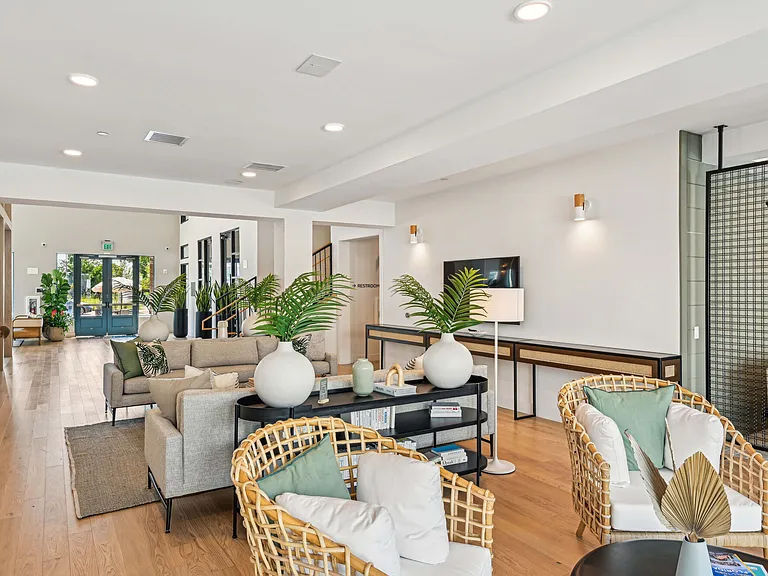 NOVEL Parkway by Crescent Communities — Photo 33