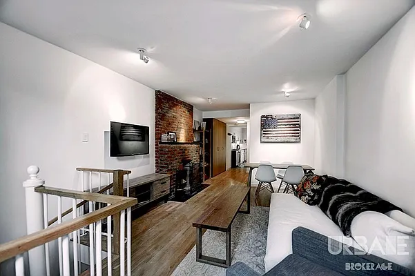 Rented by Urbane Brokerage | media 8