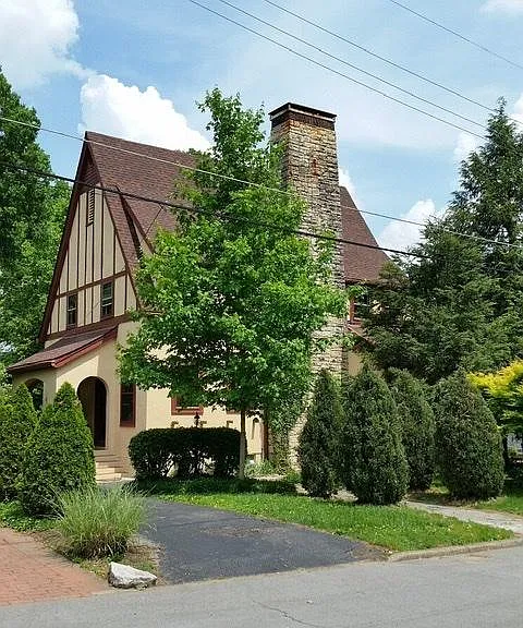515 Dover Rd — Photo 1