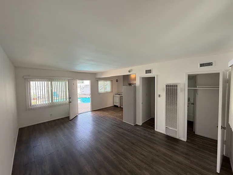 1616 E Sycamore Ave #5 — Photo 3