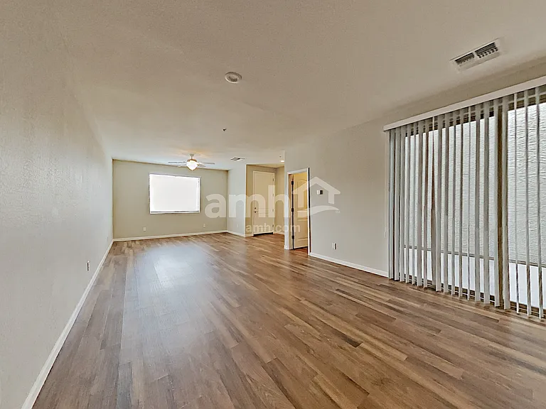 20747 W Maiden Ln — Photo 6