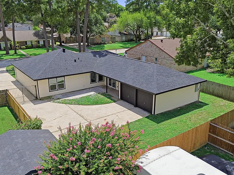 25402 Thistlewaite Ln — Photo 34