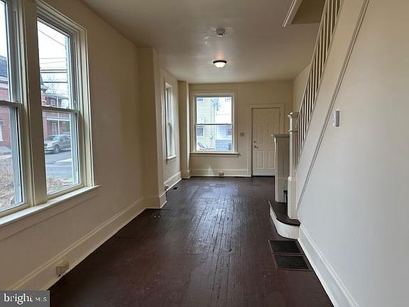 5th image of 1235 Bailey St