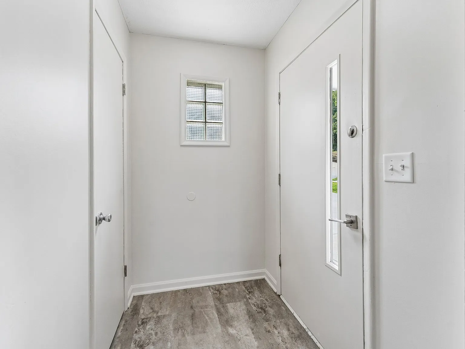 3 bed, 1800 sqft, $1,975 — Photo 3