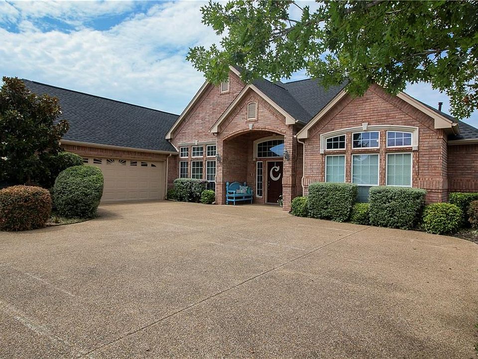 1st image of 668 Brookglen Ct