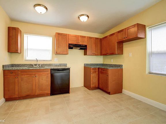 4th image of 5524 Forest Hill Blvd