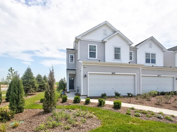 266 Kingsport Dr, South Elgin, IL 60177