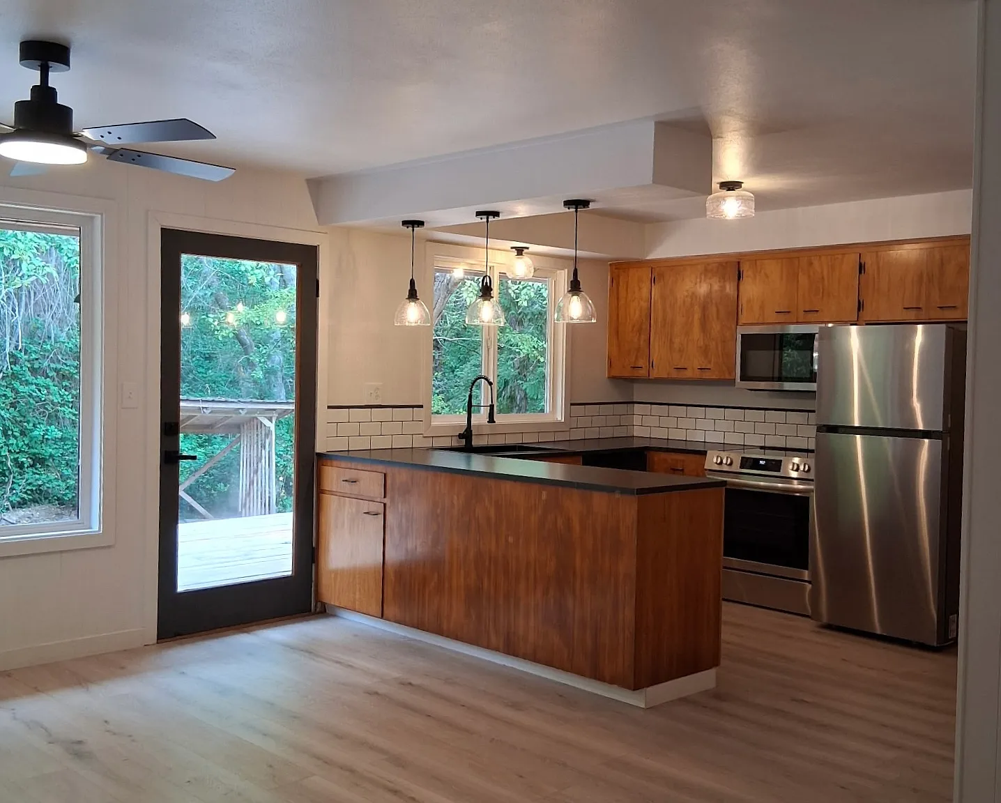 2 bed, 1040 sqft, $2,695 — Photo 1