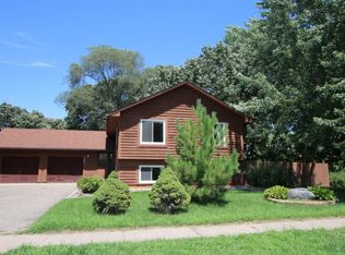 1989 Shale Ln, Eagan, MN 55122