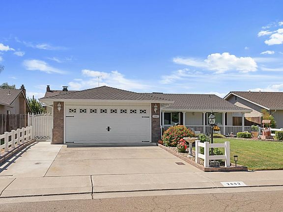 5th image of 2882 Smoke Tree Cir