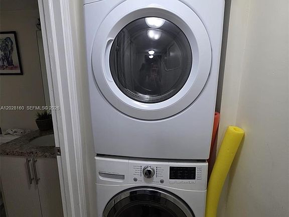 5th image of 450 Commodore Dr APT 108