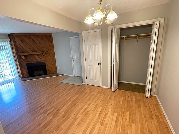 4th image of 10 Ironwood Ct #24