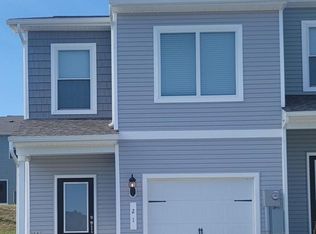 21 Paddington St, Falling Waters, WV 25419