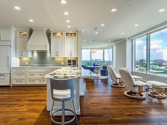 5th image of 3510 Turtle Creek Blvd APT 16C