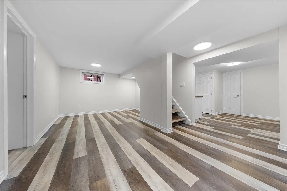 616 Browning Ave — Photo 2