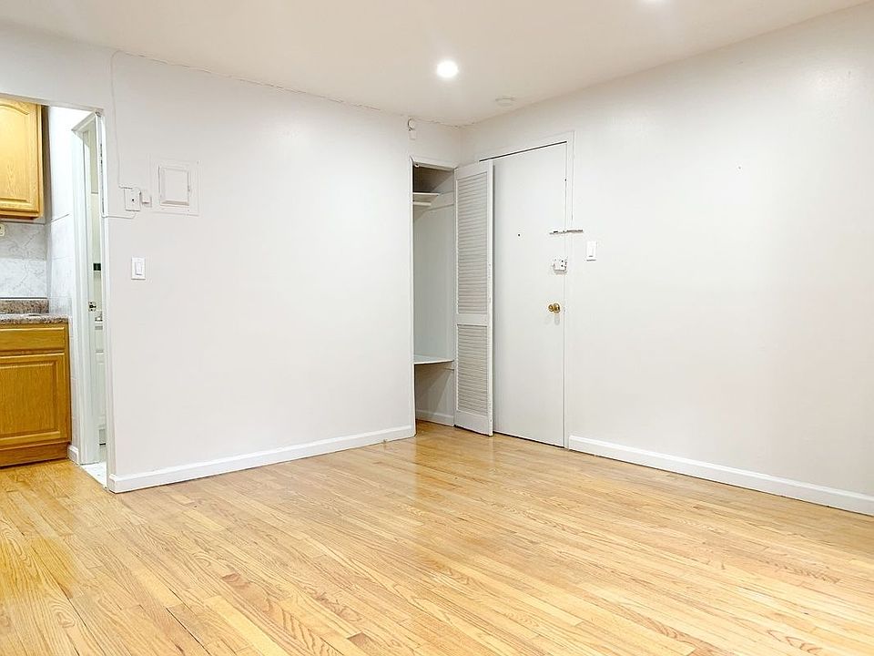 2nd image of 173 S 2nd St Floor 1