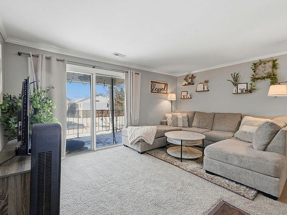 3rd image of 963 Golf Course Rd APT 5