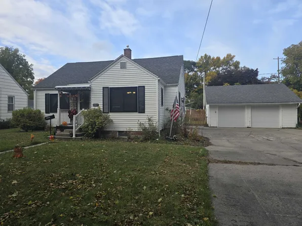 1307 Mercer St, Essexville, MI 48732