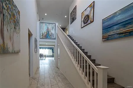 5 bed, 4.5 bath, 3600 sqft, $4,450 — Photo 2