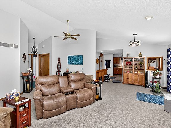 4th image of 5408 Woodland Ave
