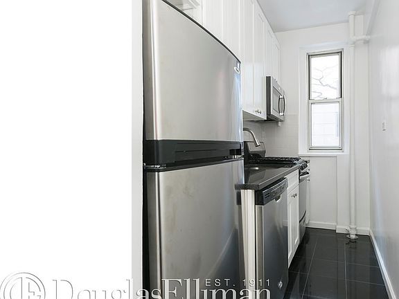 5th image of 225 E 47th St APT 2C