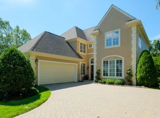 15 Stony Gate Oval, New Rochelle, NY 10804