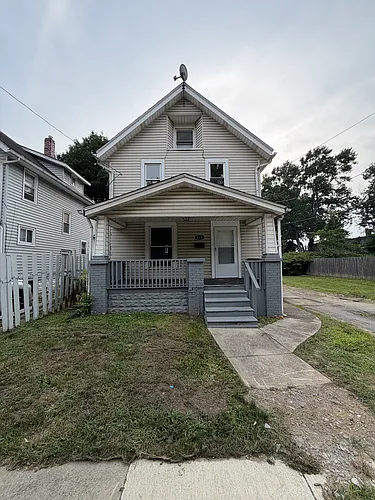 818 Sherman St Photo 1