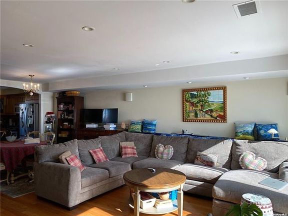 3rd image of 45 E Broadway #3