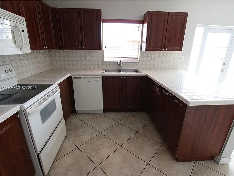 14758 SW 9th Ln — Photo 7