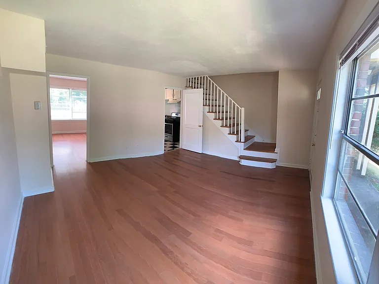 1684 Valley Ave — Photo 8