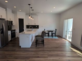 806 E Desert Cactus Dr, Washington, UT 84780