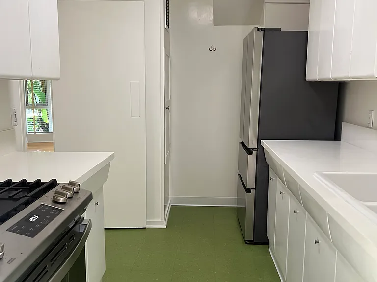 1317 Lucile Ave #7 — Photo 10