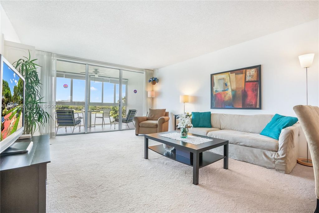 3091 N Course Dr APT 502, photo 4