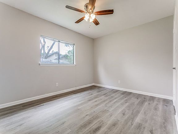 3rd image of 15534 Knollmeadow