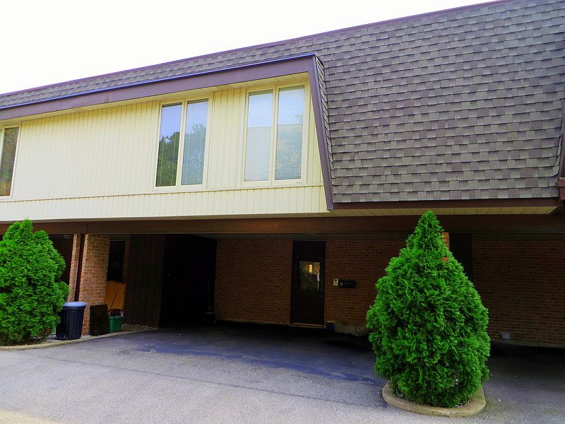 1st image of 1865 Tanglewood Dr Unit B