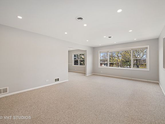 3rd image of 8951 Skokie Blvd APT 3