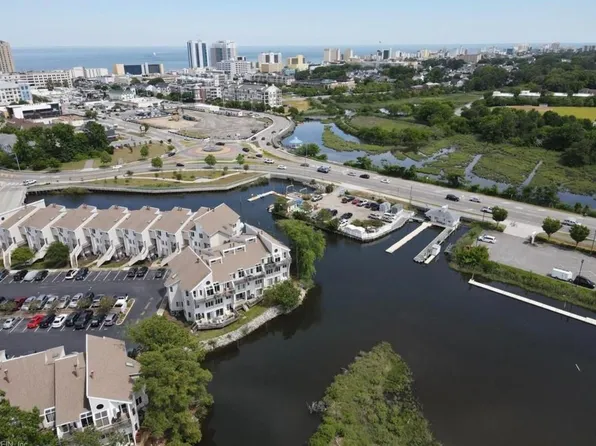 100 Pinewood Rd APT 133, Virginia Beach, VA 23451