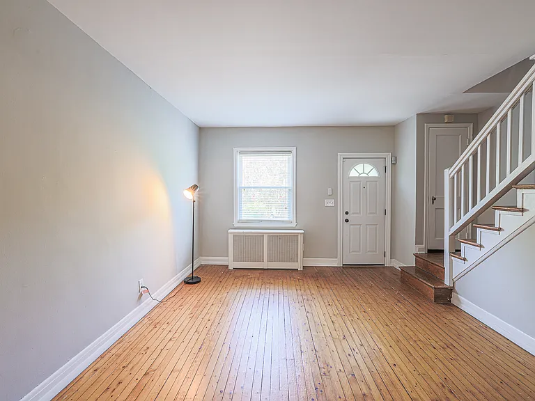 1011 W 42nd St — Photo 22