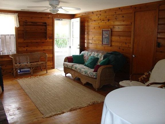 4th image of 39 Oak Ln