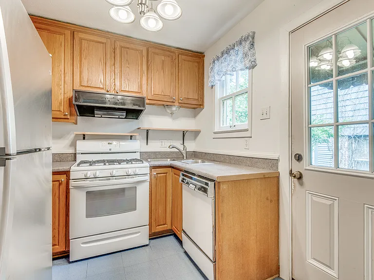 7015 Hammond Ave — Photo 9