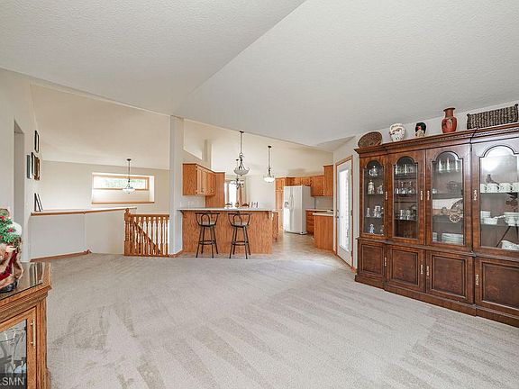 5th image of 23426 Eidelweiss St NW