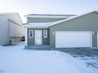 713 13 1/2 Ave E, West Fargo, ND