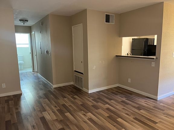 2nd image of 555-1 E Olive Ave #105