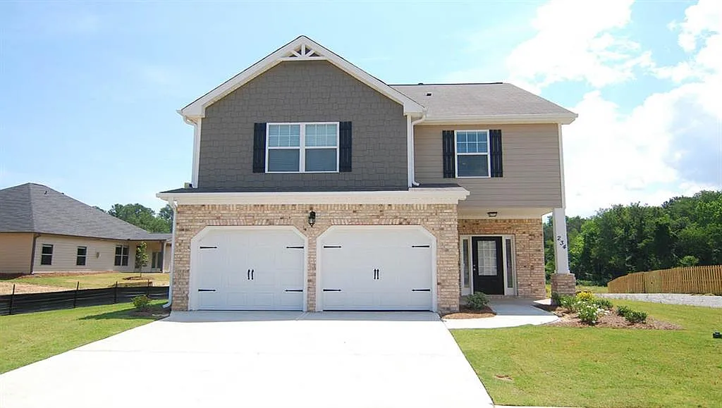 213 Emporia Loop photo 1