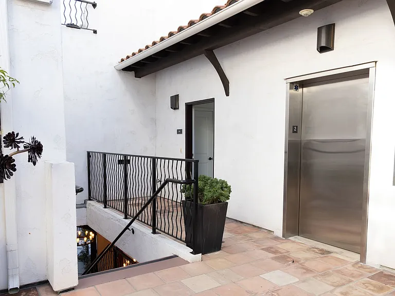 72 W Santa Clara St — Photo 15