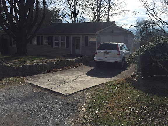 2nd image of 405 Morningside Dr