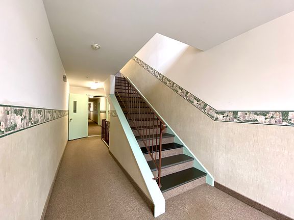 4th image of 1020 W Elizabeth Ave APT B6
